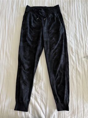 Lululemon Black Camouflage Jogger Pants